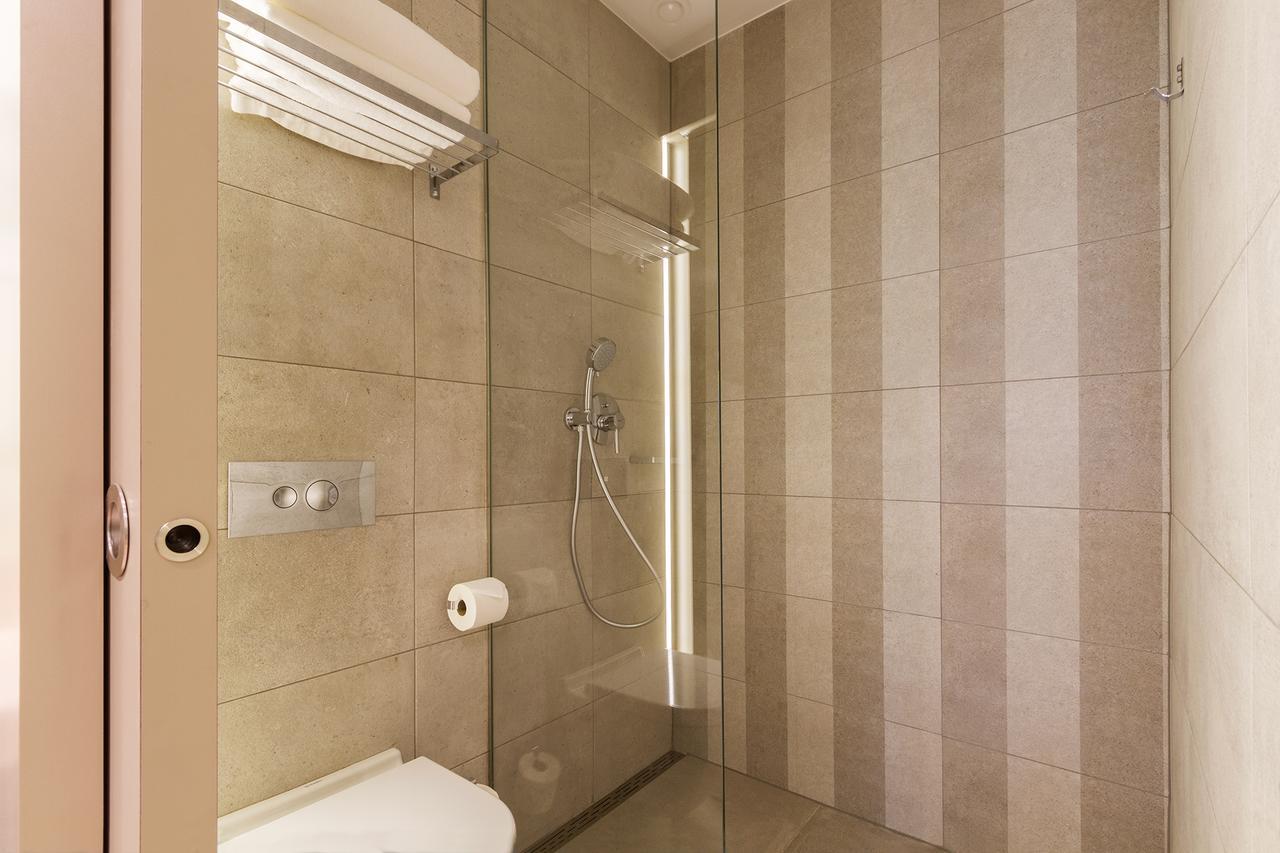 Double Room with Extra Bed,506687112:JPEG